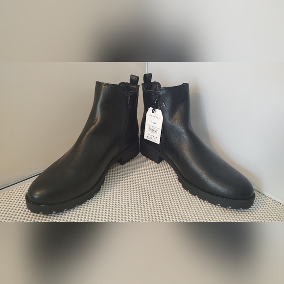 Time and Tru Women's Size 11W Lug Chelsea Boots Black - Picture 2 of 4